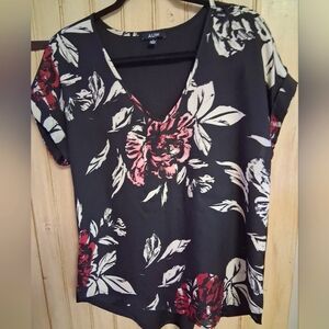 AUW Floral Black Women's Top, Size Medium